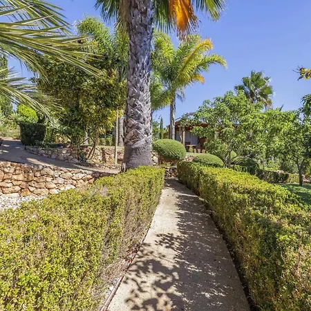Villa Caripira By *